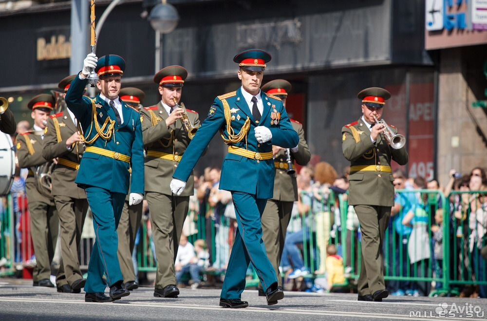 Парадная форма цвета морской волны нового образца