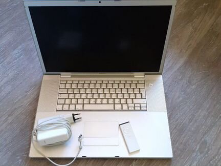 Apple MacBook Pro a 1261