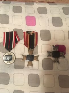 Крест военных заслуг 1 и 2 класса, медаль креста в