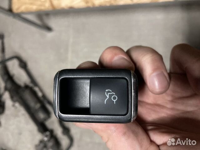 Кнопка открывания багажника Mercedes E 212 A212905