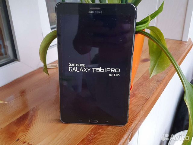 Планшет Samsung Galaxy Tab Pro 8.4 SM-T325