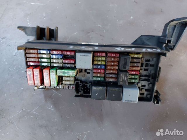Блок предохранителей задний на мл 164