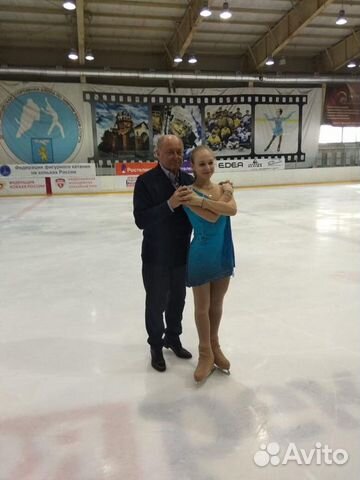 Тренер-инструктор по фигурному катанию