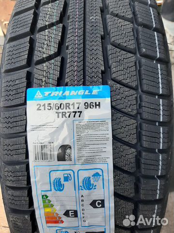 Triangle TR777 215/60 R17 96H