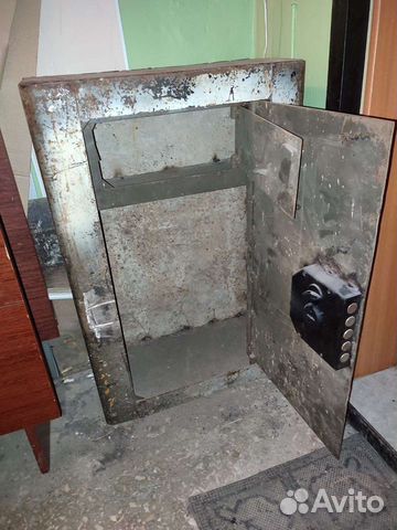 Сейф металлический