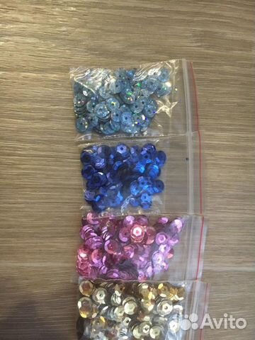 Паетки и стразы