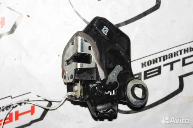 Замок двери toyota avensis AZT250 AZT250W AZT251 A