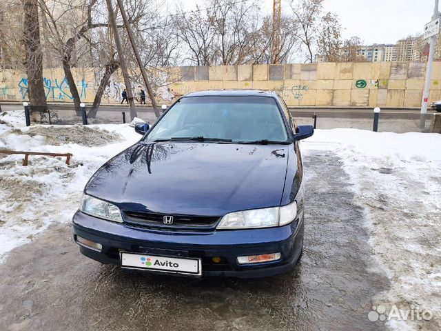 Honda Accord 1.8 AT, 1995, 200 900 км