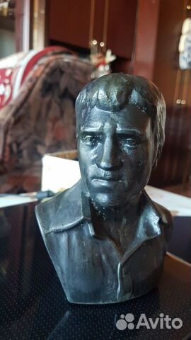 Бюст Высоцкого