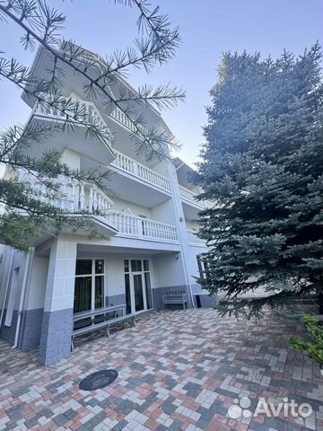 

10-к. и более коттедж, 800 м²