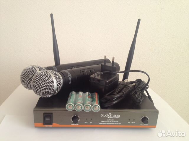 Радиосистема Studiomaster WM-21 радиомикрофон