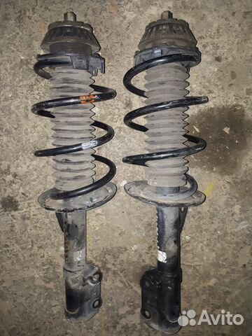 Стойка передняя,амортизатор хонда фит,джазз,ария