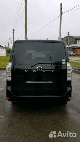 Toyota Voxy 2.0 CVT, 2011, 90 000 км