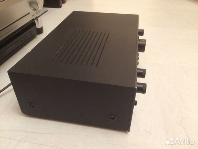 Усилитель интегральный Akai AM-2200 Усилитель интегральный Akai AM-2200