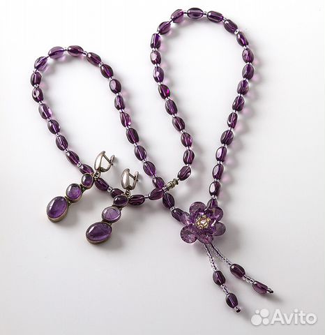 Ожерелье и серебряные серьги с аметистами Ожерелье и серебряные серьги с аметистами