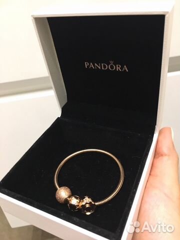 Pandora браслет с двумя шармами