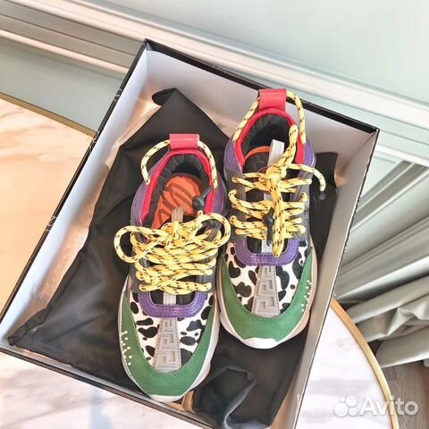 Versace chain reaction