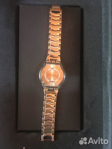 Часы женские Swatch со стразами