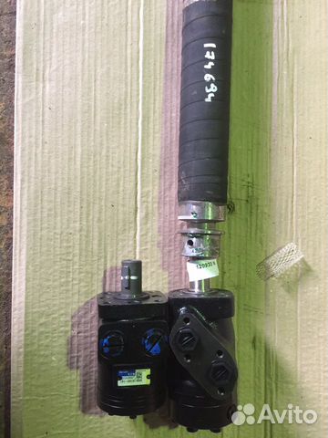 Гидромотор привода ленты на Macdon