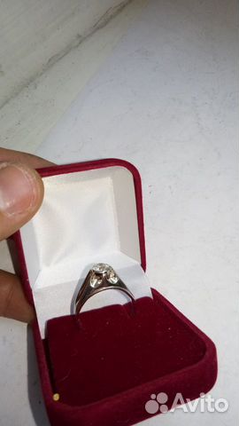 Золотое кольцо с бриллиантом 0,69 карат Золотое кольцо с бриллиантом 0,69 карат