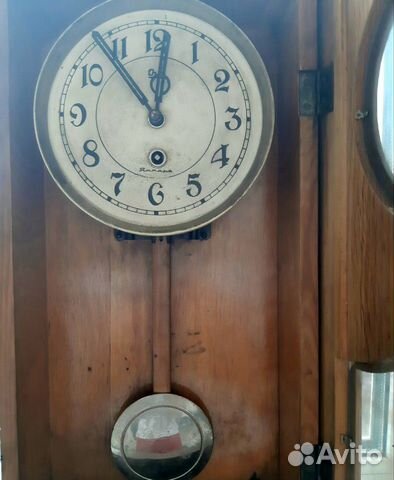 Часы настенные с маятником 