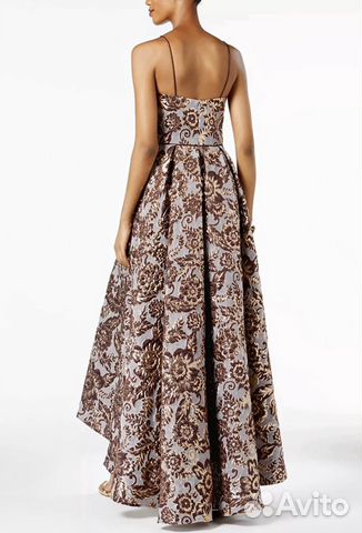 Золотое пышное платье в пол шлейфом как у звёзд S