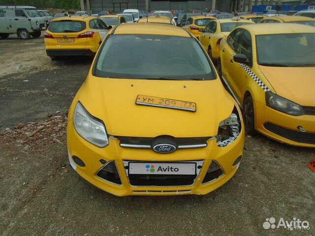 Ford Focus 1.6 МТ, 2014, битый, 100 000 км