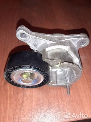 Ролик натяжителя приводного ремня на пежо, ситроен Ролик натяжителя приводного ремня на пежо, ситроен