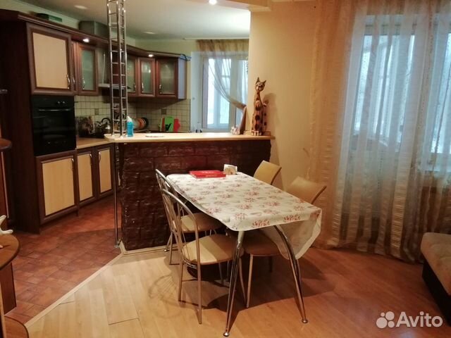 4-к квартира, 130 м², 2/10 эт.