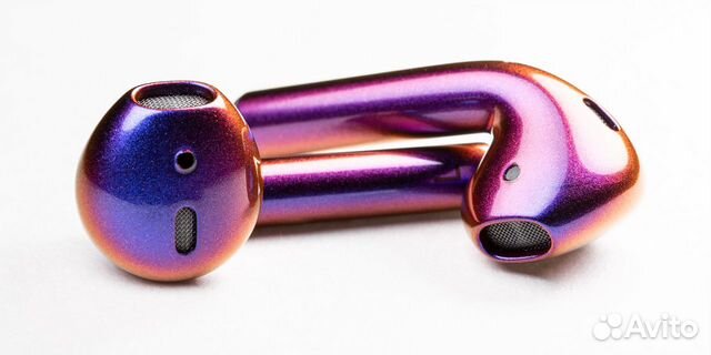 Наушники AirPods2 с беспроводным зарядным футляром Наушники AirPods2 с беспроводным зарядным футляром