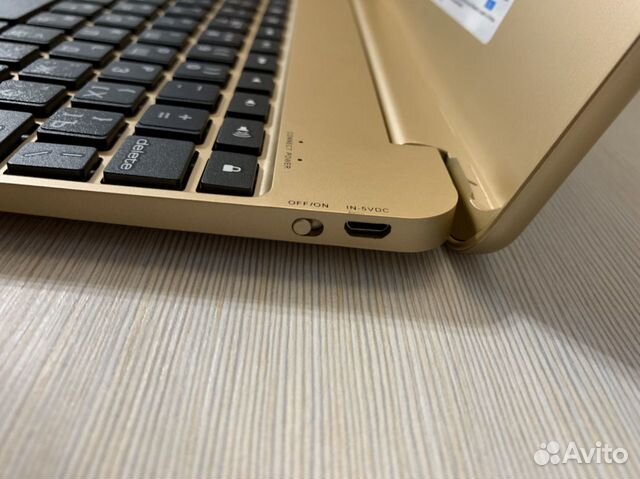 Чехол-клавиатура для Apple iPad 2018