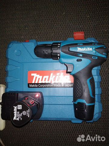 Шуруповёрт makita 12 вольт с насадками