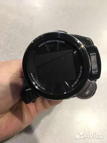 Видеокамера JVC Everio (GZ-HM400E) Видеокамера JVC Everio (GZ-HM400E)