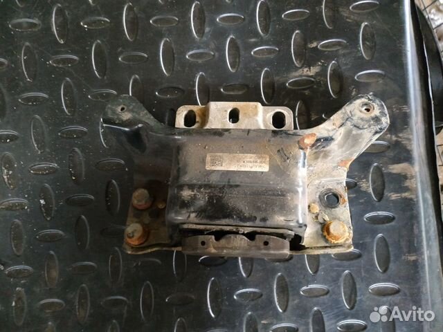 Крепление подушка двигателя Skoda Octavia A7 Крепление подушка двигателя Skoda Octavia A7