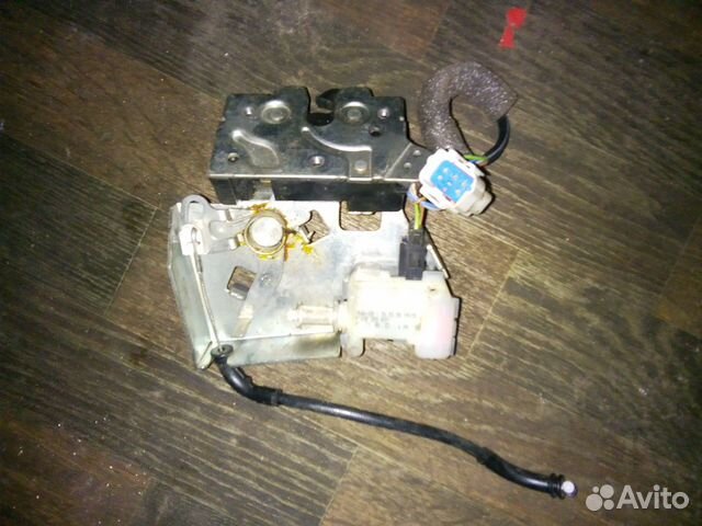 Замок багажника ford Mondeo 3 Замок багажника ford Mondeo 3