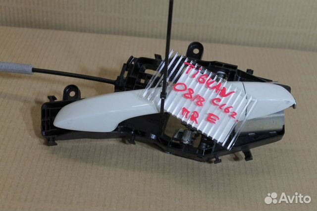 Ручка двери нaружная правая передняя Volkswagen Ti