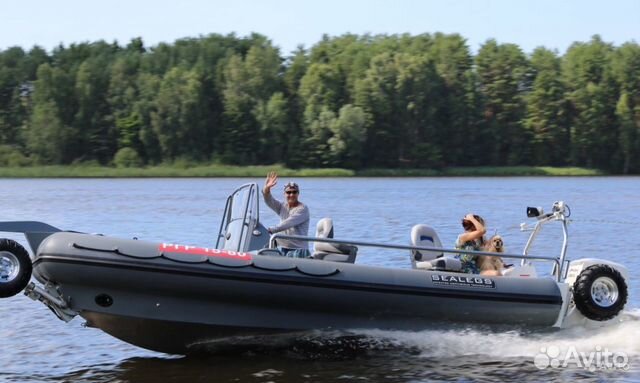 Амфибийный катер Sealegs 7.7 RIB Wide Console Амфибийный катер Sealegs 7.7 RIB Wide Console