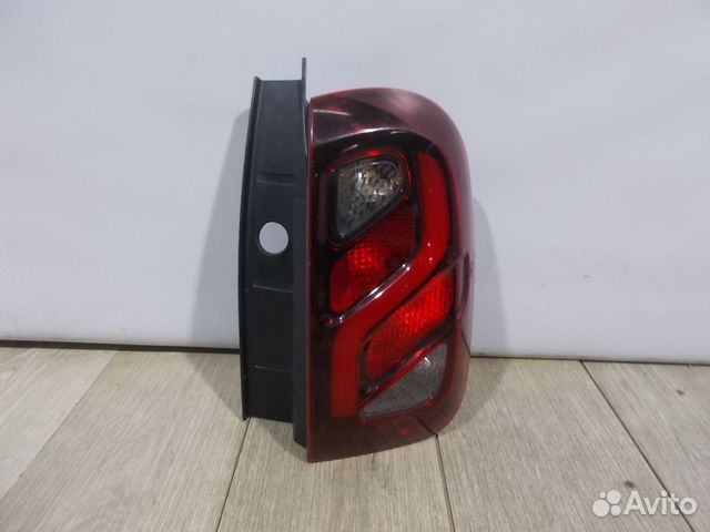 Фонарь правый бу Renault Duster рестайлинг OEM 265