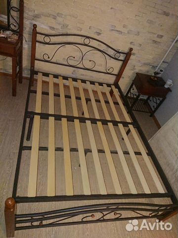 Кровать с матрасом
