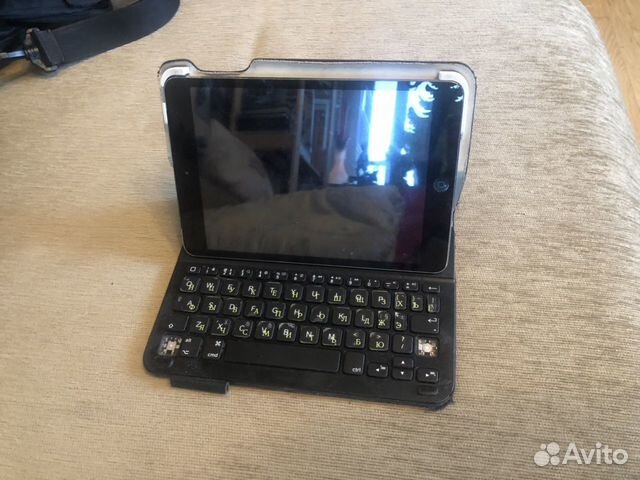 iPad Mini 2 LTE с чехлом с клавиатурой