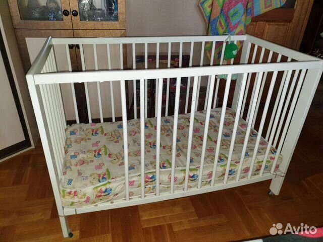 Детская кроватка с ортопедическим матрасом Детская кроватка с ортопедическим матрасом