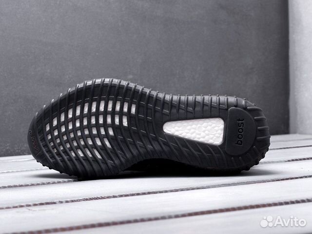 Кроссовки Adidas Yeezy Boost 350 черные Кроссовки Adidas Yeezy Boost 350 черные