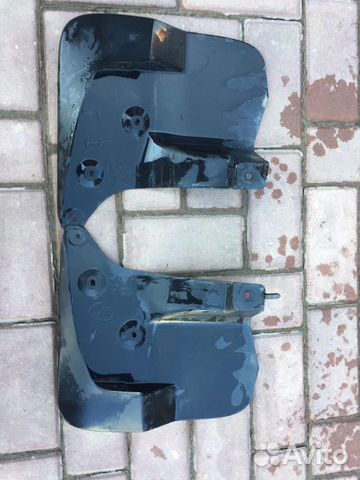 Оригинальные брызговики Toyota Land Cruiser 200