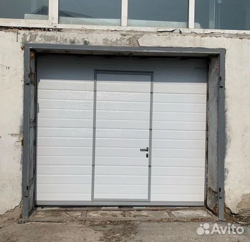 Секционные ворота промышленные 3500 х 3500 мм от Секционные ворота промышленные 3500 х 3500 мм от