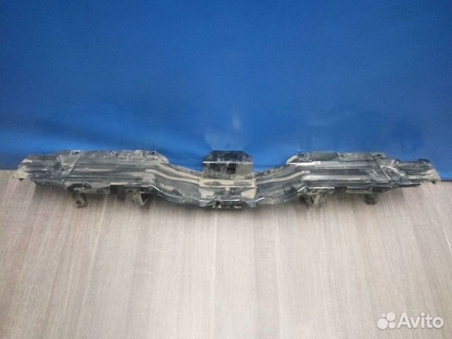 Усилитель бампера заднего Mitsubishi Pajero 4 2006