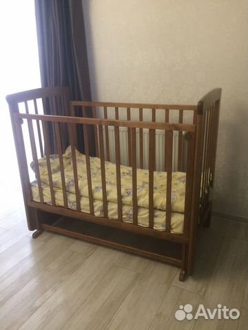Детская кроватка с эффектом маятника Детская кроватка с эффектом маятника