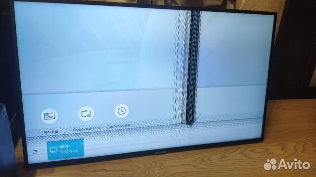 Телевизор samsung 43” 4K UHD SmartTV разбит