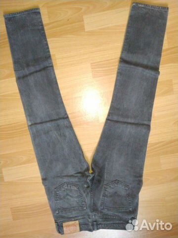 Джинсы Levis черные новые Джинсы Levis черные новые