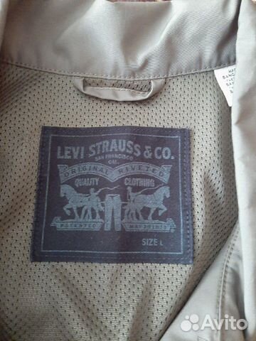 Levis куртка размер L