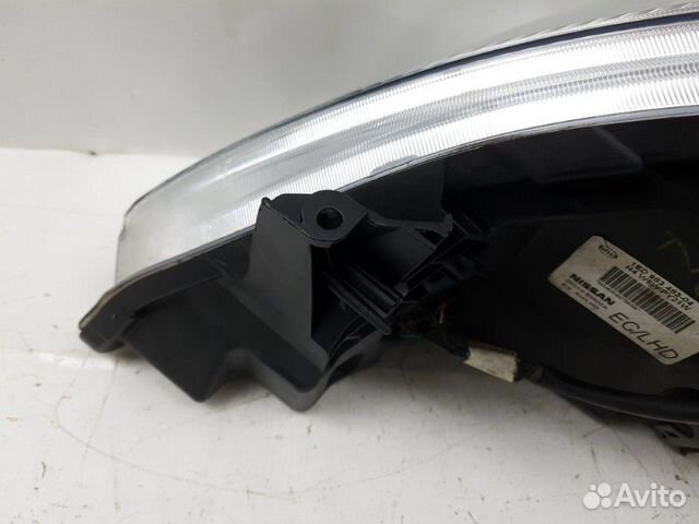 Фара правая Nissan Tiida C11 Фара правая Nissan Tiida C11
